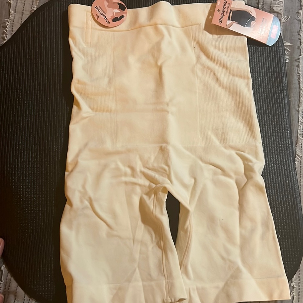 Shapermint Spanx Style Shorts-NEW